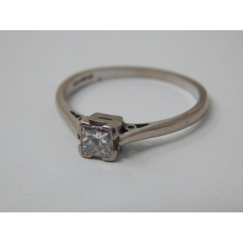 58 - 18ct White Gold Diamond Solitaire Ring. The Princess Cut Diamond Estimated @ 0.40ct. Size M/N: Gross... 