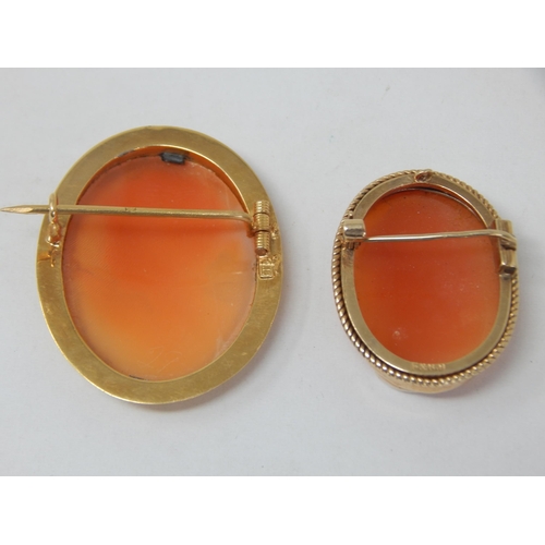 61 - 18ct Gold Cameo Brooch together with a smaller 9ct Gold Cameo Brooch. Gross weight 10.6g