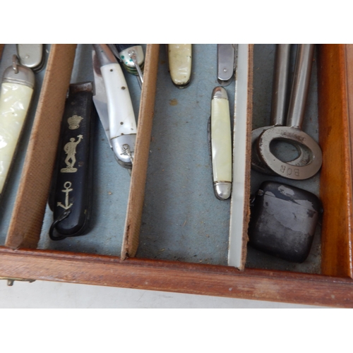 36 - Large collection of fruit knives, etc, in collectors box