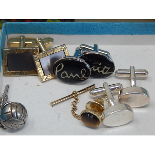 262 - A Quantity of Vintage Costume Jewellery Including some Silver. Items Include Necklaces, Chains, Cuff... 