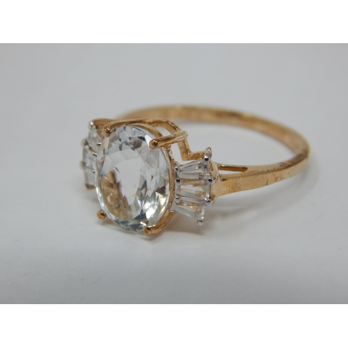 266 - Gold Ring Set with a Central 2.30ct Himalayan Beryl & White Zircons: Size N/O, gross weight 2.36g