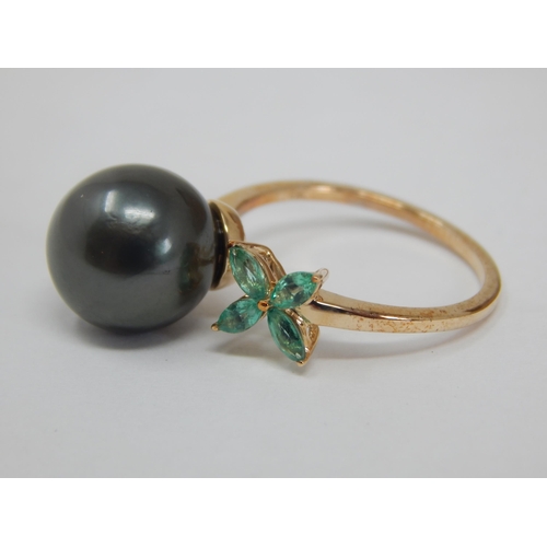 267 - Gold Ring Set with an 11mm Tahitian Pearl & Emeralds: Size N/O, gross weight 3.81g