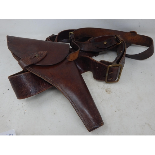 555 - WWI British Sam Browne Belt with Gun Holster & Shoulder Straps.