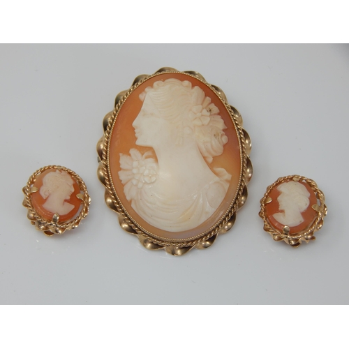 215 - 9ct Gold Cameo Brooch with 9ct Gold Cameo Earrings en-suite. Gross weight 13.8g