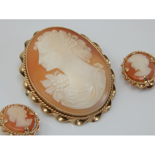 215 - 9ct Gold Cameo Brooch with 9ct Gold Cameo Earrings en-suite. Gross weight 13.8g