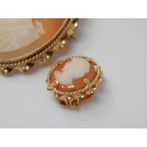 215 - 9ct Gold Cameo Brooch with 9ct Gold Cameo Earrings en-suite. Gross weight 13.8g