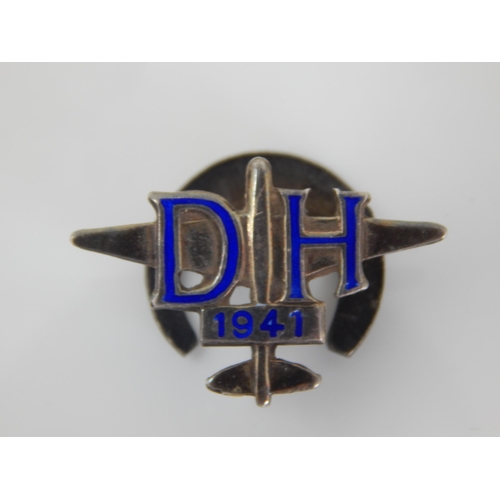 122 - WWII Silver & Blue Enamel De-Havilland Aircraft 1941 Lapel Badge