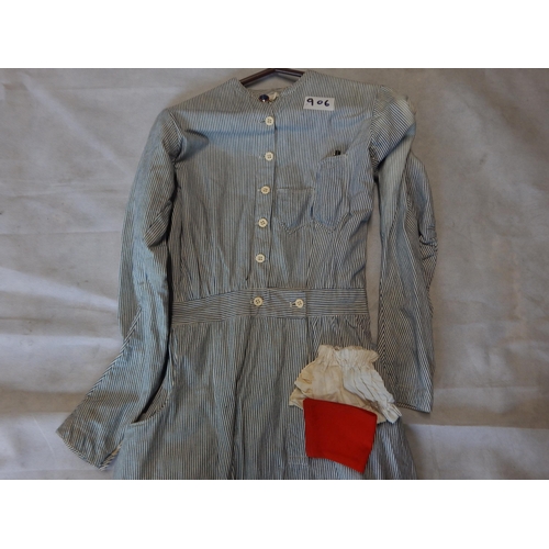 906 - WW1 (?) Nurses uniform with collars and cuffs in pocket