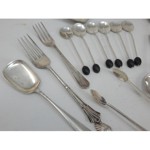 131 - A Quantity of Hallmarked Silver Flatware: Various Dates & Makers: Weight 308g