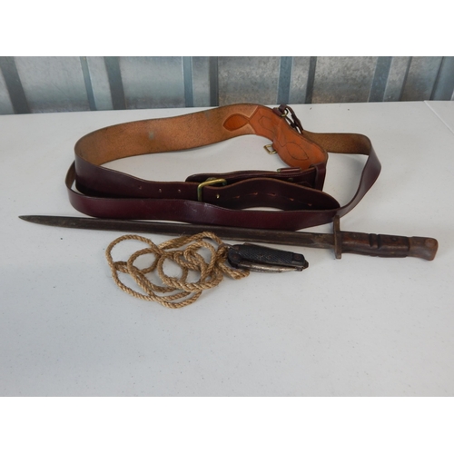 979 - WWI Bayonet together with Pocket Knife & Leather Belt.