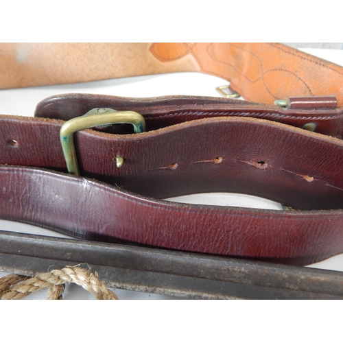 979 - WWI Bayonet together with Pocket Knife & Leather Belt.