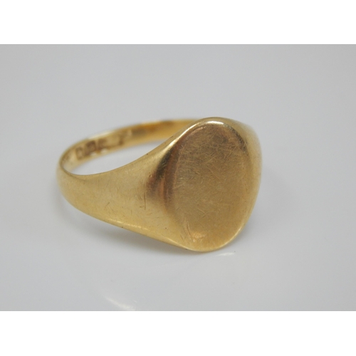 231 - 18ct Gold Signet Ring (Not Personalised) Size O: Weight 5.83g