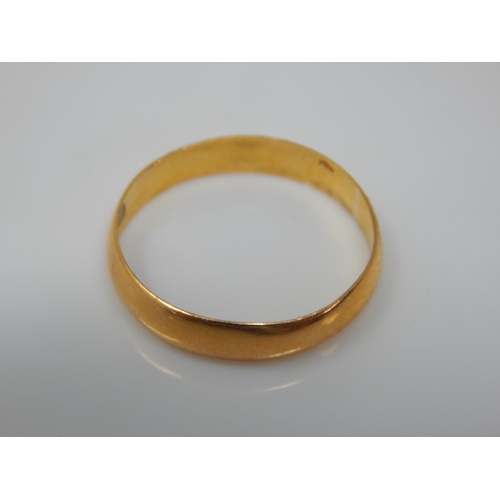 179 - 22ct Gold Wedding Ring: Size M/N: Weight 2.51g