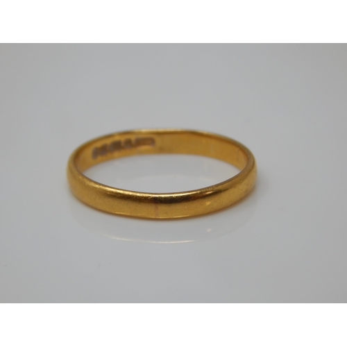 180 - 22ct Gold Wedding Ring: Size K: Weight 2.32g