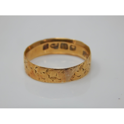 182 - 18ct Gold Wedding Ring: Size L: Weight 2.52g