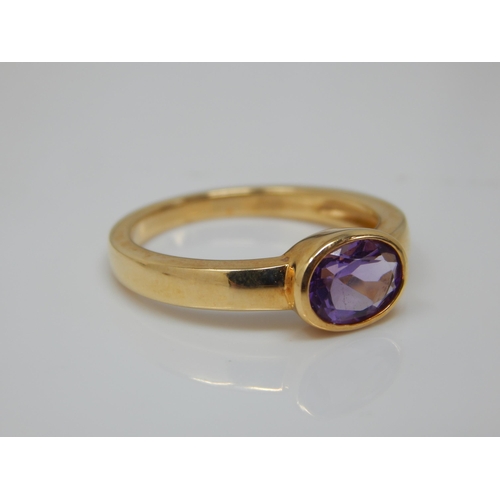 185 - 18ct Gold Amethyst Set Ring: Size O/P: Gross weight 3.89g