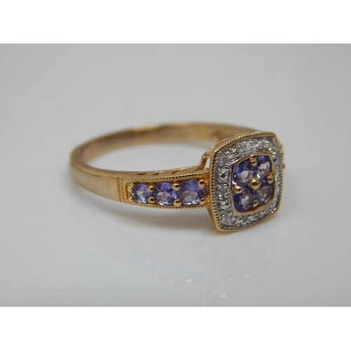 188 - 9ct Gold Gem Set Ring: Size P: Weight 2.52g