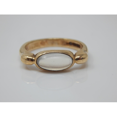 189 - 9ct Gold Moonstone Ring: Size L: Gross weight 3.18g