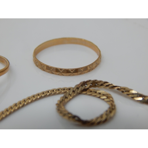 197 - A Quantity of 9ct Gold Oddment Including: Chain, Rings & Bar Brooch: Gross weight 8.22g a/f