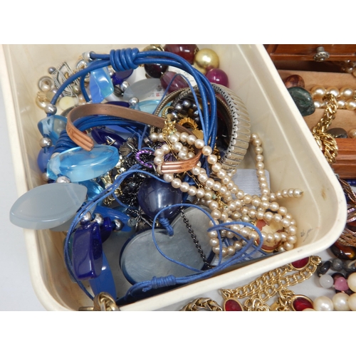 282 - A Huge Quantity of Costume Jewellery & Jewellery Case. Sorting will reward.