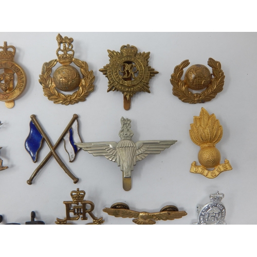 514 - Military Cap Badges Including Canadian Airforce, Paras, Artillery etc