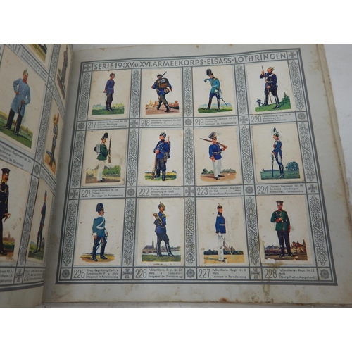 605 - WWI: Uniformen Der Alten Armee. A Complete Set of 312 Cards of German Army Uniforms.