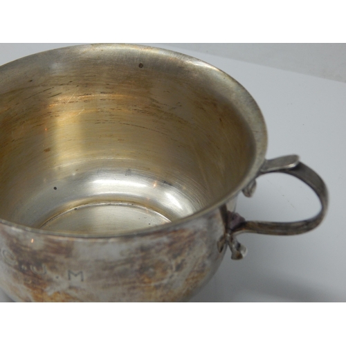 147 - Silver Twin Handled Bowl Hallmarked London 1934 by Goldsmiths & Silversmiths Ltd: Weight 158g