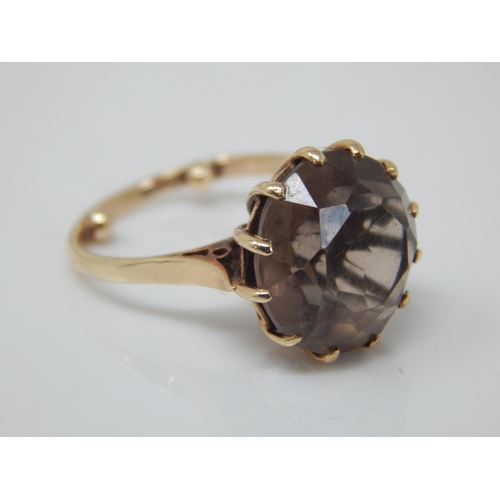 165 - 9ct Gold Ring Set with a Smoky Quartz: Size F: Gross weight 3.05g