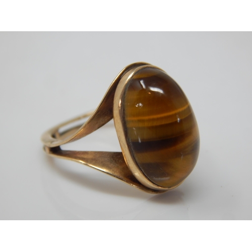 9ct Gold Tigers Eye Set Ring: Size L: gross weight 4.66g