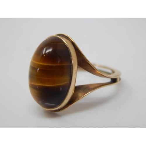 247 - 9ct Gold Tigers Eye Set Ring: Size L: gross weight 4.66g