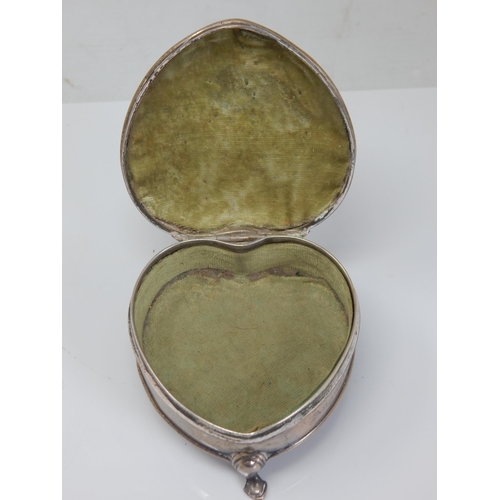 149G - Edwardian Silver Heart Shaped Jewellery Box: Hallmarked Chester 1906 by Saunders & Shepherd: Weight ... 