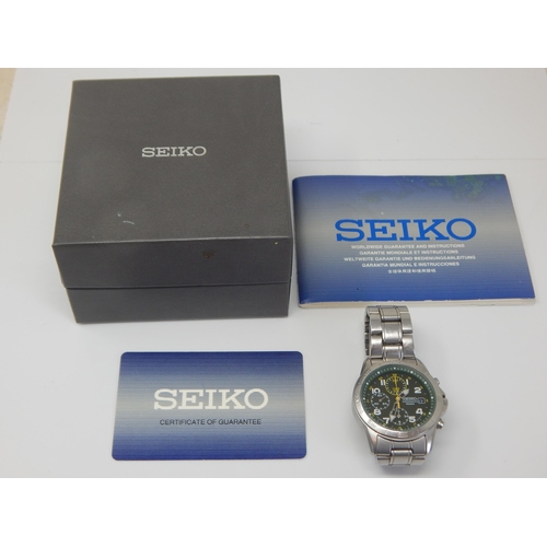 162J - Gentleman's Seiko Chronograph 100m Wristwatch with Date Aperture on Original Seiko Stainless Steel B... 