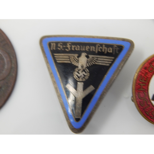 418 - A Quantity of WWII era German & English Metal Badges (6)