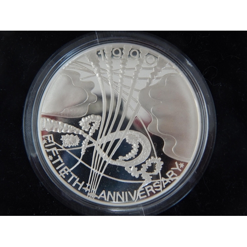 99H - Royal Mint Large Silver Battle of Britain Fiftieth Anniversary Medallion 1990 in Case of Issue (53.3... 