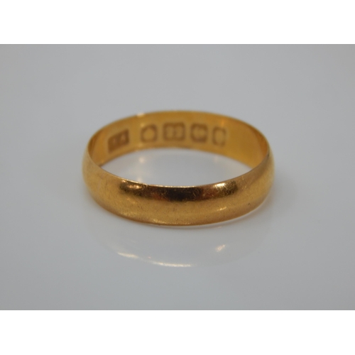 115 - 22ct Gold Wedding Ring: Size K: Weight 1.83g