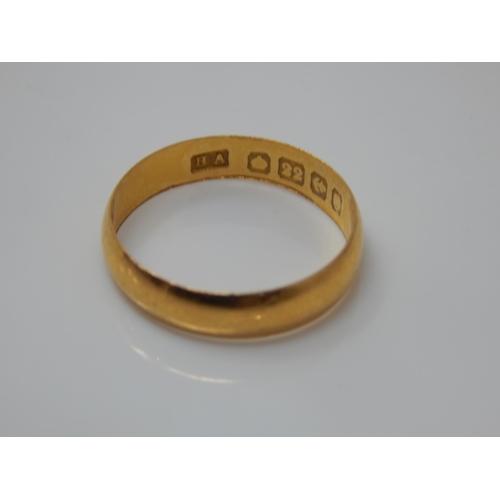 115 - 22ct Gold Wedding Ring: Size K: Weight 1.83g