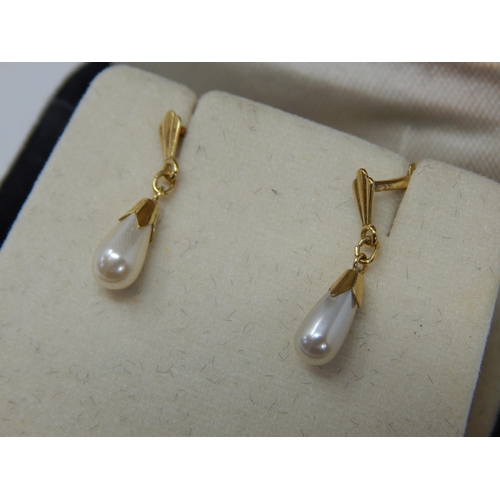 117 - Two Pairs of 9ct Gold Earrings: Gross weight 2.17g