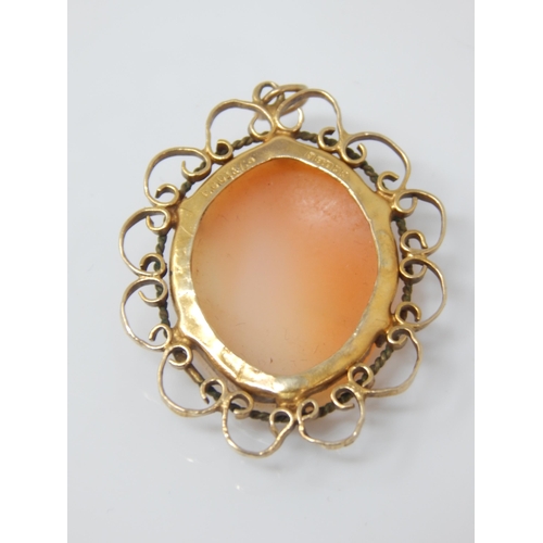 139 - Vintage shell-cameo profile pendant in Birmingham hallmarked 9ct gold scalloped mount - 40mm incl ba... 