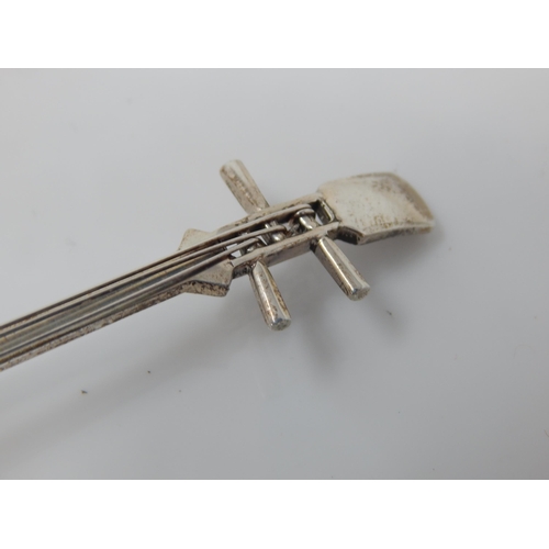 159 - Vintage Japanese sterling silver novelty caster modelled as a shamisen (approx 11cm)