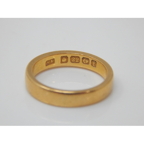 88 - 22ct Gold Wedding Ring: Size J: Weight 4.71g