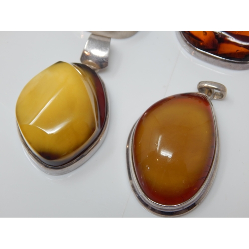 313 - 4 x Large Amber Pendants: Gross weight 120g