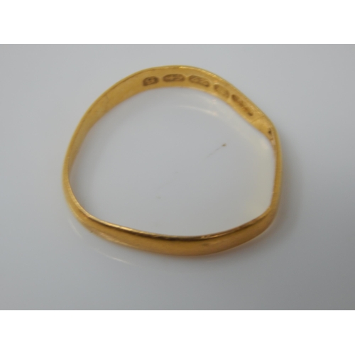 83 - 22ct Gold Scrap Ring: Weight 1.72g