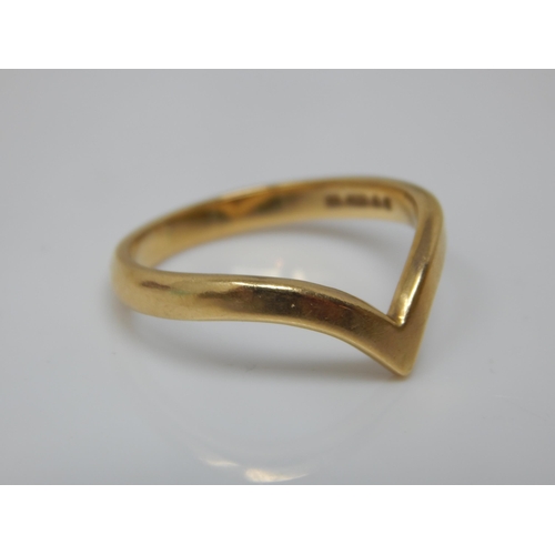 60 - 18ct Gold Wishbone Ring: Size L: Weight 3.03g