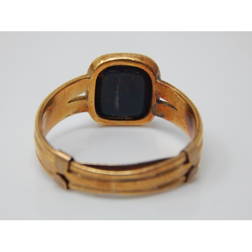 62 - Victorian 18ct Gold Gents Signet Ring Set with a Bloodstone: Hallmarked Birmingham 1892: Weight 4.38... 