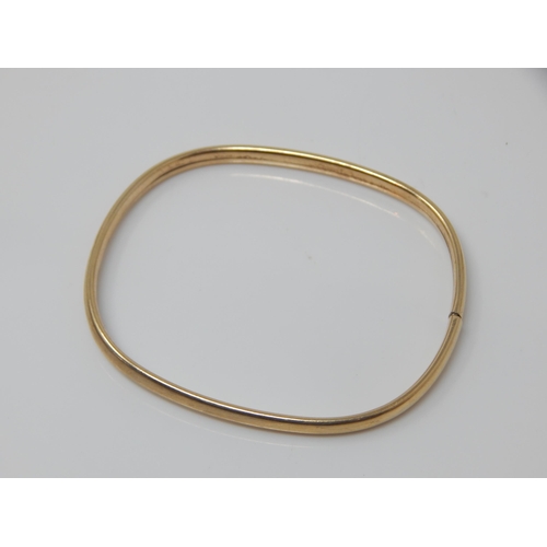 68 - 9ct Gold Hollow Bangle: Weight 4.82g