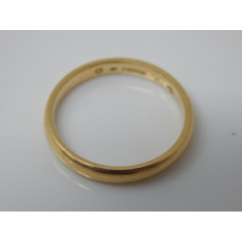 166 - 18ct Gold Wedding Ring: Size L: Weight 2.65g