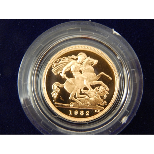 10 - Royal Mint U.K 1982 Gold Proof Half Sovereign in Case of Issue with COA