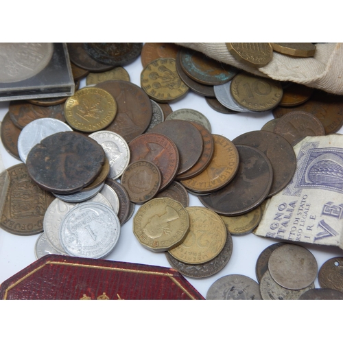 21 - A Quantity of Coins Including a part KEVII 1907 Maundy Set in original case, silver coinage etc & a ... 