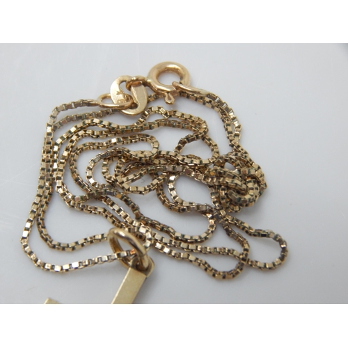 345 - 9ct Gold Cross & Chain: Tangled: Weight 3.69g