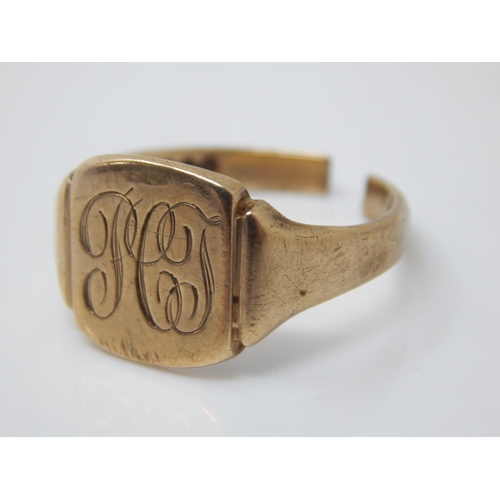 349 - 9ct Gold Cut Signet Ring: Weight 4.69g